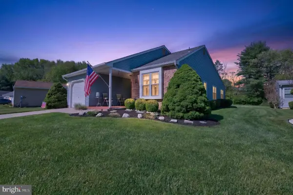 42 Falmouth Dr, MOUNT LAUREL, NJ 08054