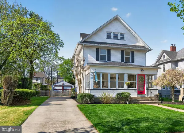 406 Linden Ave, RIVERTON, NJ 08077