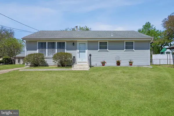 17 Lambeth Rd, BURLINGTON, NJ 08016