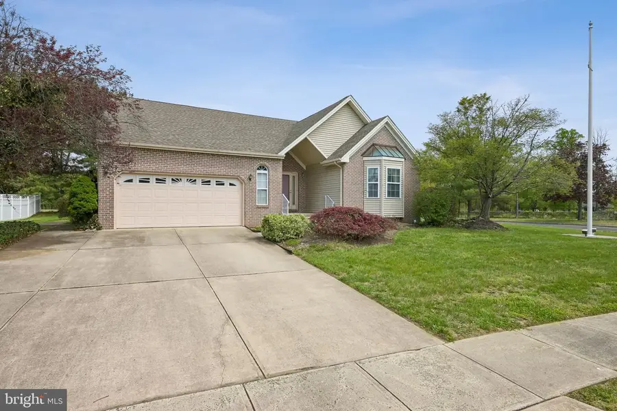2 Vincent Dr, Burlington, NJ 08016 - #3