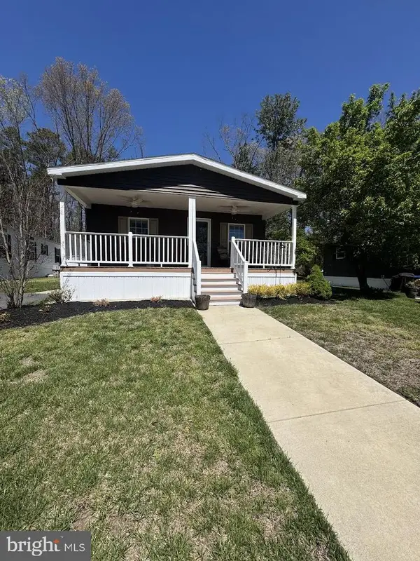 57 Meadowbrook Dr, BROWNS MILLS, NJ 08015