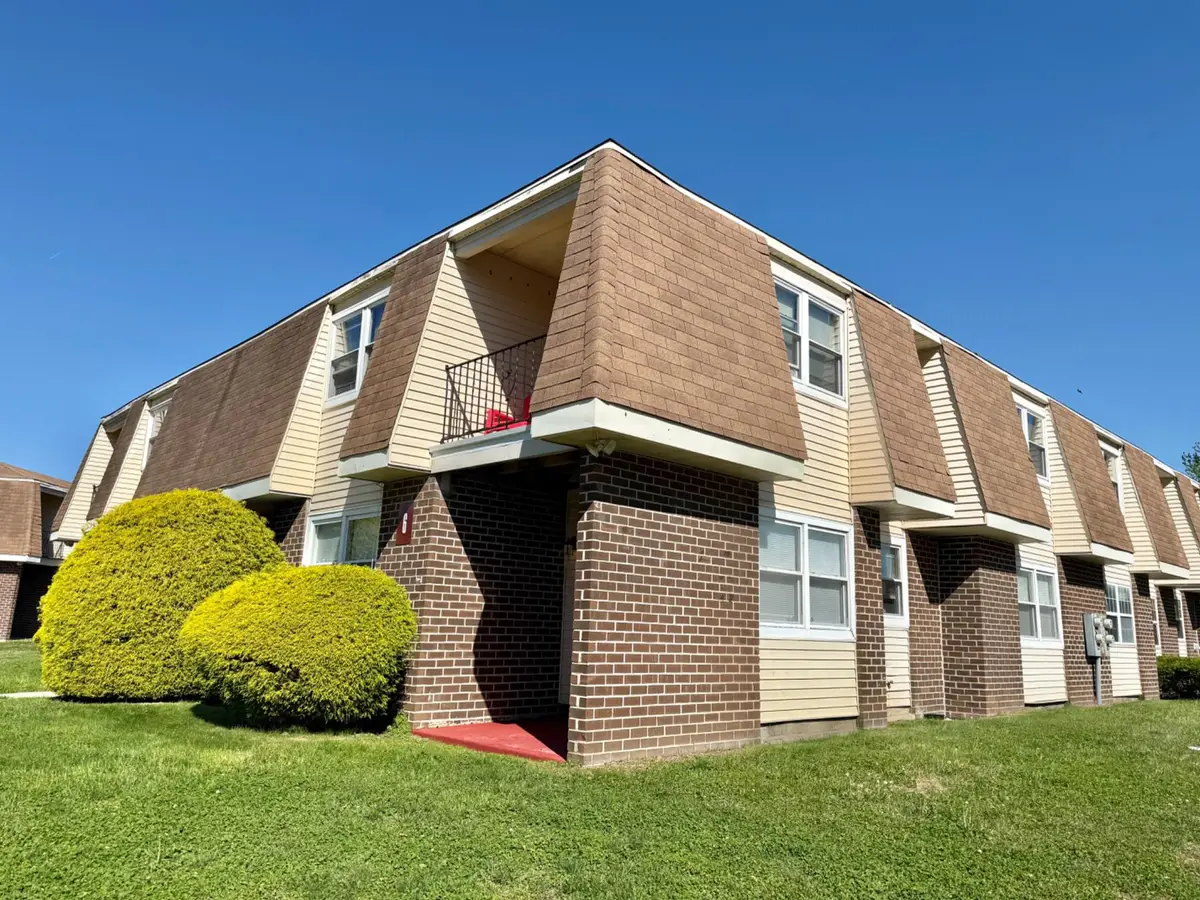 6 Florence Tollgate Pl #3, Florence, NJ 08518 - #1