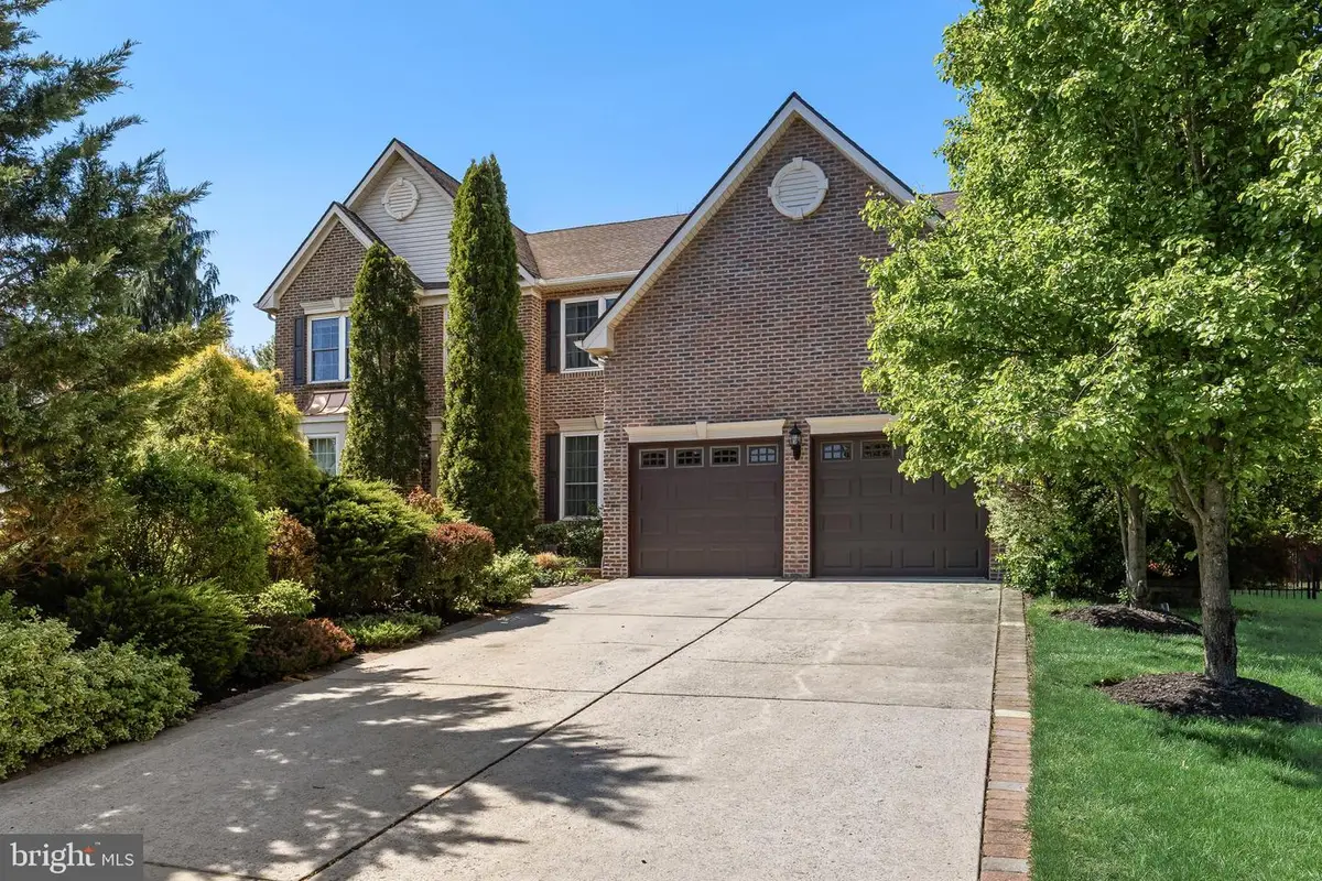 4 Edgewater Dr, Hainesport, NJ 08036 - #1