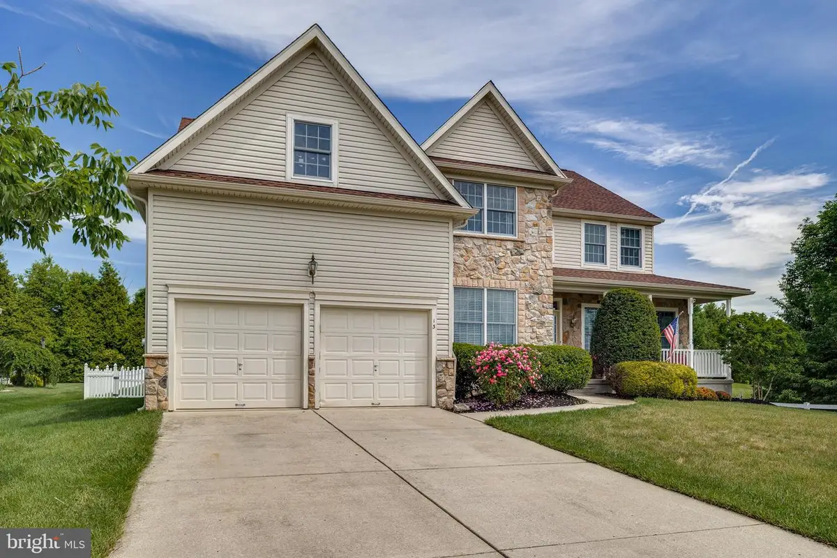 13 Stoneybrook Ct, Columbus, NJ 08022 - #1