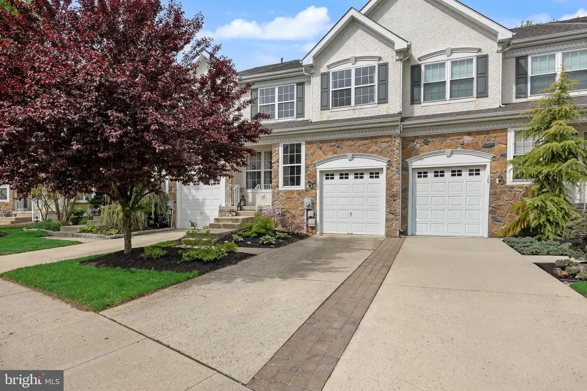 105 Weaver Dr, Marlton, NJ 08053 - #1