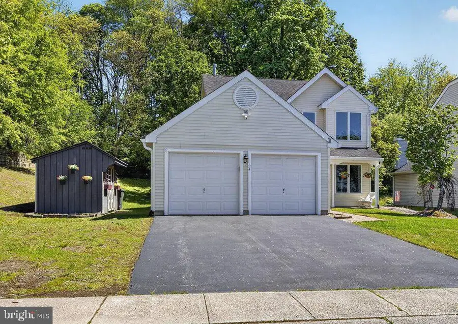 24 Tudor Dr, Burlington, NJ 08016 - #2
