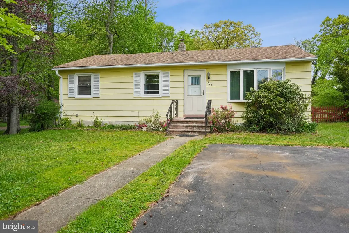 505 Fountain Ave, Burlington, NJ 08016 - #1