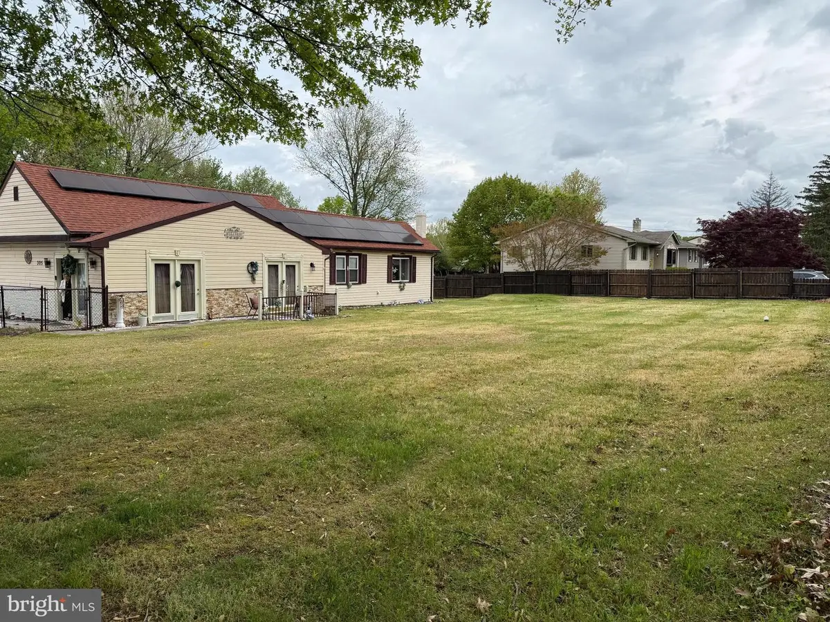 305 Lincoln Ave, Maple Shade, NJ 08052 - #1