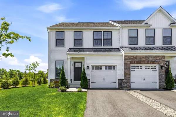 22 Cinnamon Ln, MOUNT LAUREL, NJ 08054
