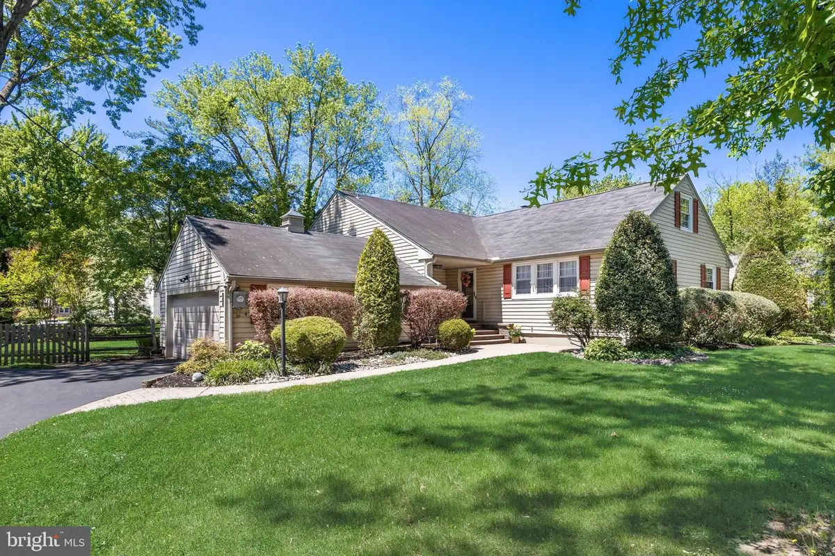 420 Toll House Ln, Moorestown, NJ 08057 - #1