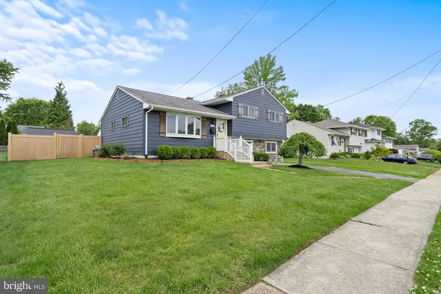 21 Greenwood Dr, Bordentown, NJ 08505 - #2