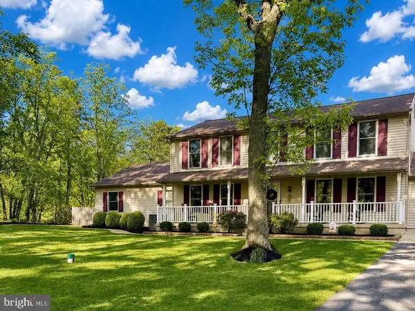 18 Country Club Ln, MARLTON, NJ 08053