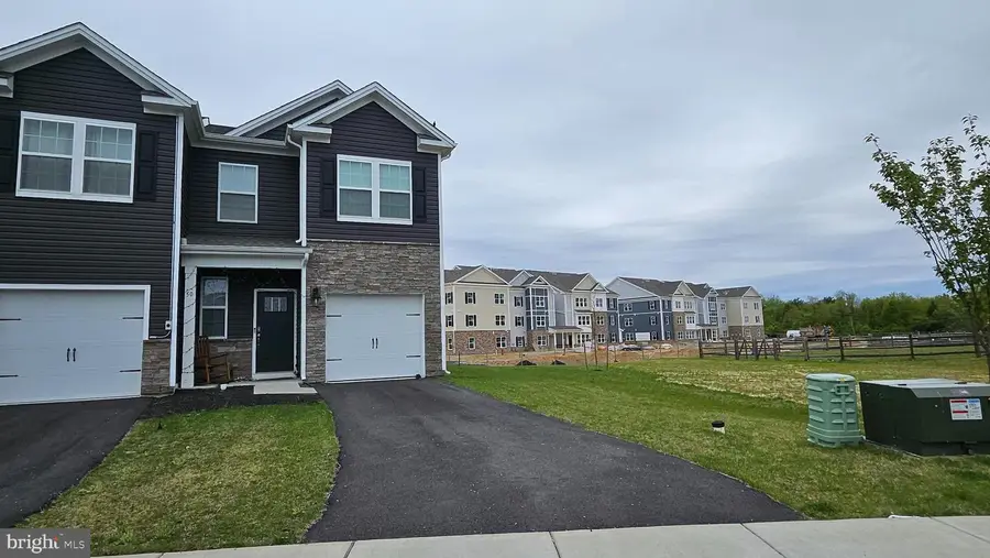 50 Peregrine Way, Burlington, NJ 08016 - #2