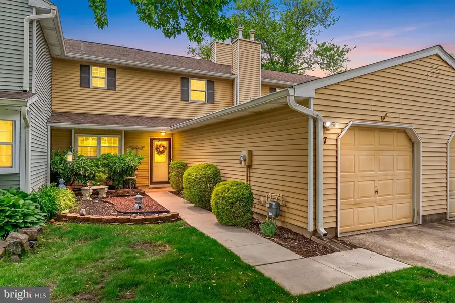 7 Salisbury Ct, Bordentown, NJ 08505 - #2