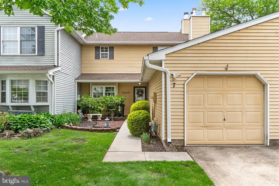 7 Salisbury Ct, Bordentown, NJ 08505 - #3