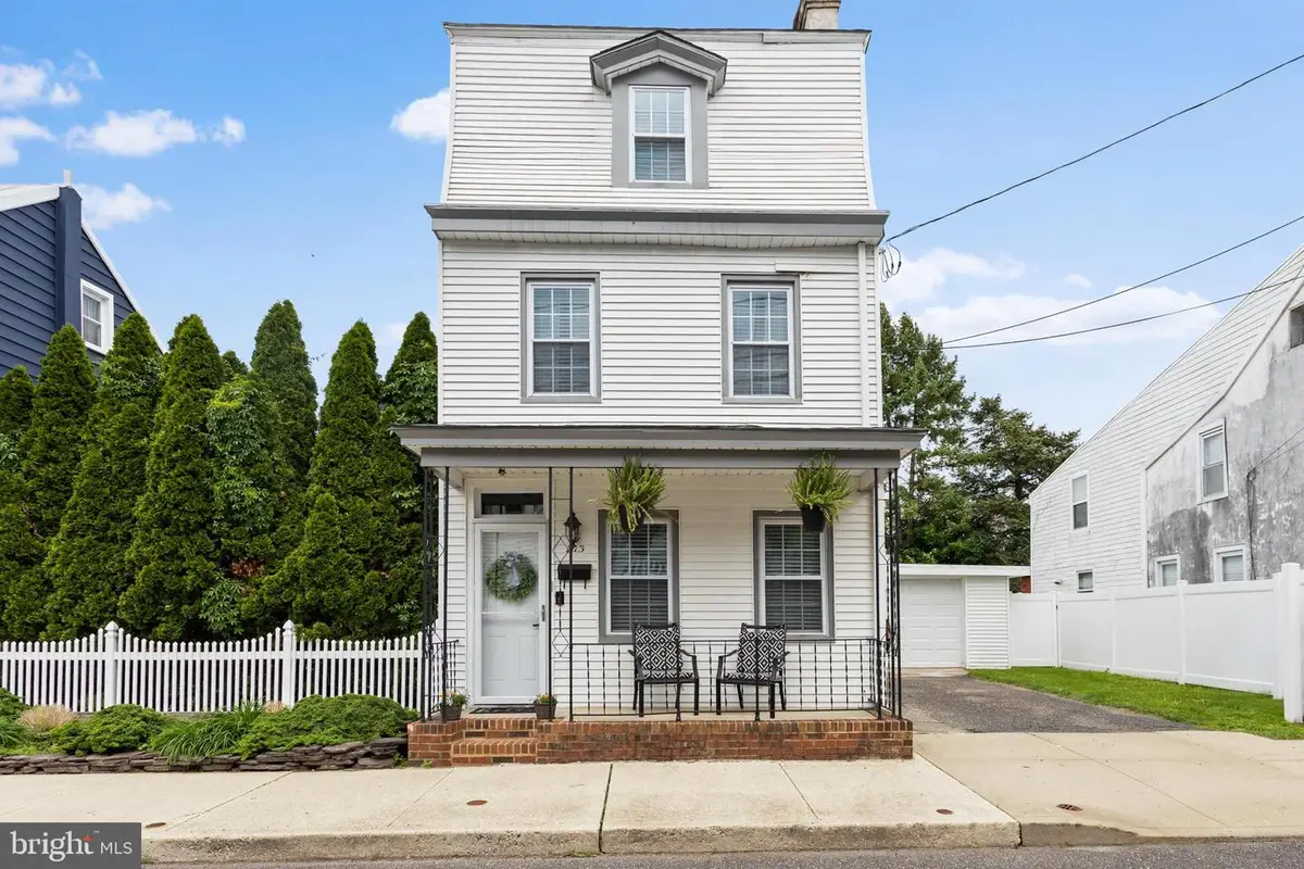 213 Saint Mary St, Burlington, NJ 08016 - #1