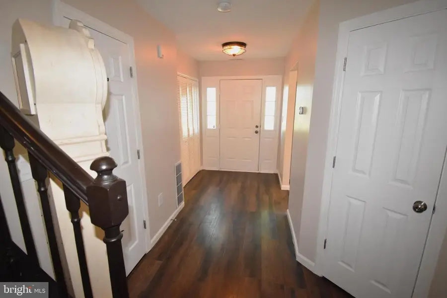 604 Lindsley Ct, Burlington, NJ 08016 - #3