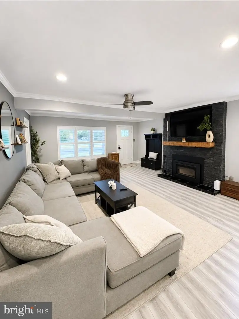 273 W Crosswicks Rd, Bordentown, NJ 08505 - #2