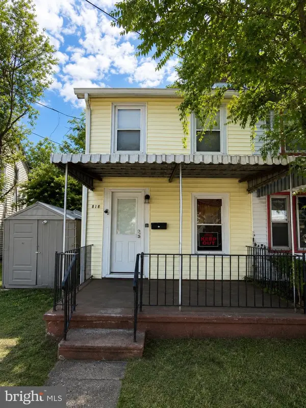818 W 2nd St, FLORENCE, NJ 08518