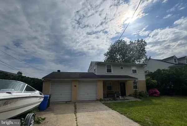 78 Lake Dr, BEVERLY, NJ 08010
