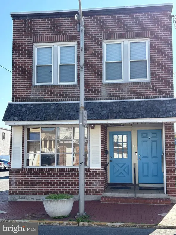 15 S Forklanding Rd, MAPLE SHADE, NJ 08052