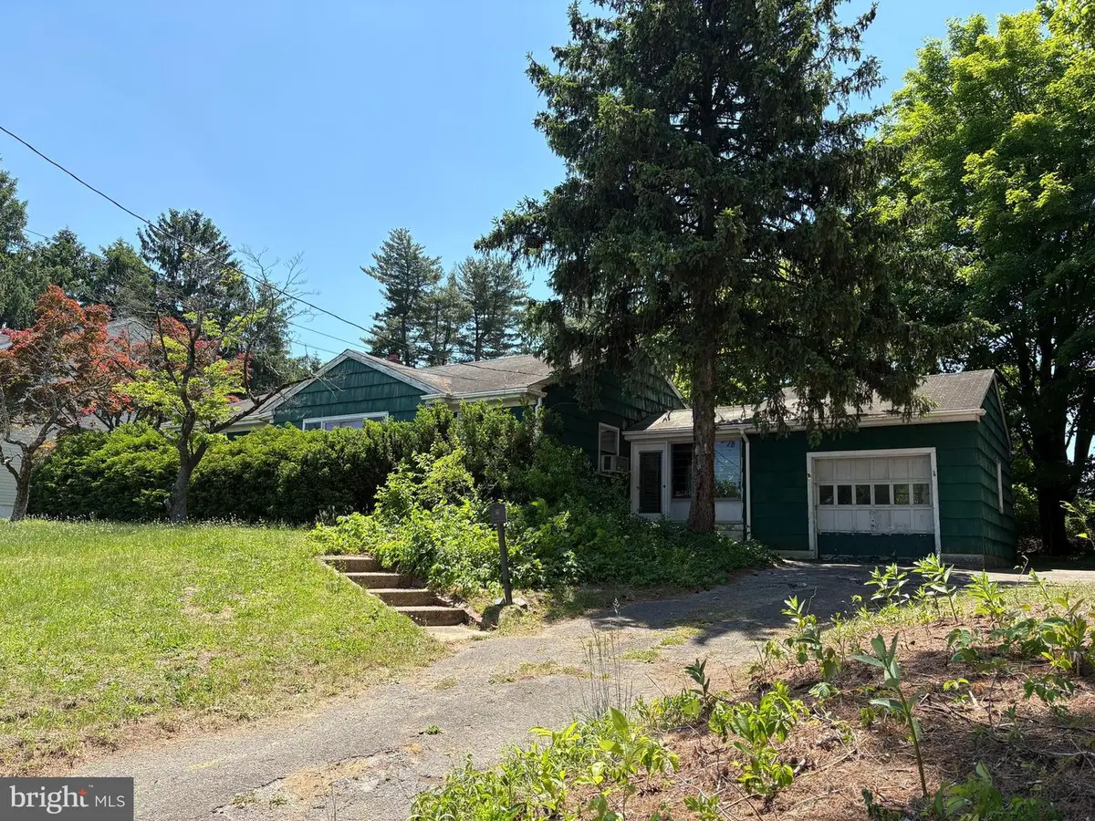 250 Orchard Ave, Burlington, NJ 08016 - #1