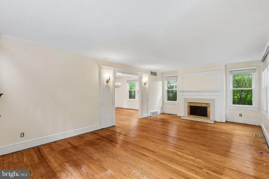 320 W 3rd St, Moorestown, NJ 08057 - #3
