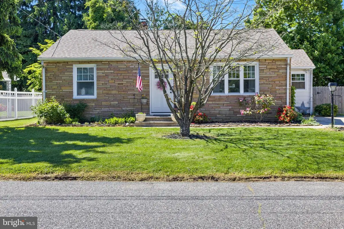 6 Linden Ave, Bordentown, NJ 08505 - #1