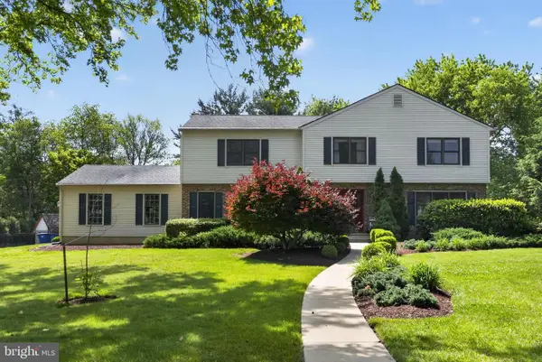 248 Carriage Hill Dr, MOORESTOWN, NJ 08057