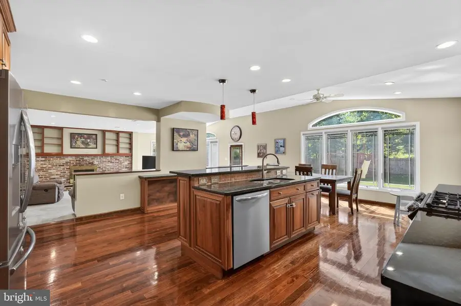 248 Carriage Hill Dr, Moorestown, NJ 08057 - #2