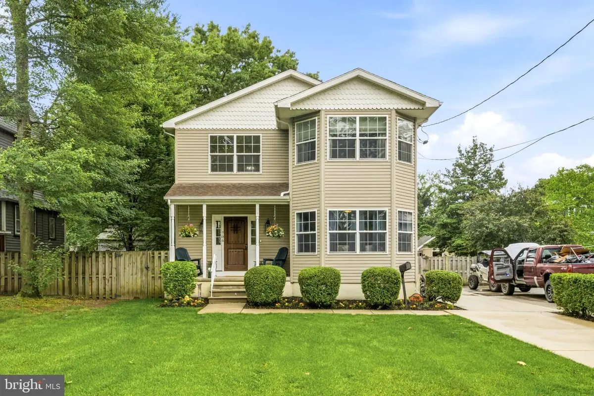 706 Main St, Riverton, NJ 08077 - #1