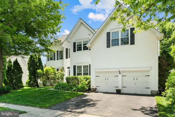 56 Equestrian Dr, BURLINGTON, NJ 08016