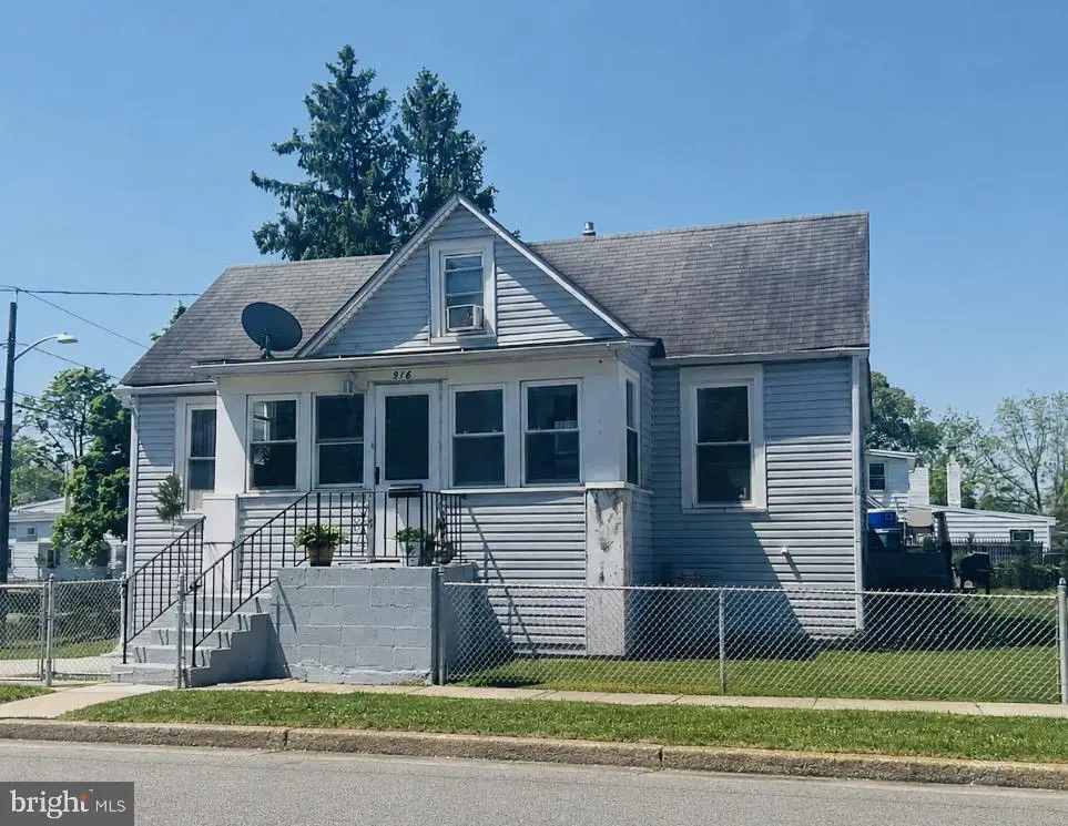 916 Walnut St, Burlington, NJ 08016 - #1