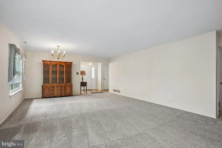 929 Larkspur Pl S, Mount Laurel, NJ 08054 - #3