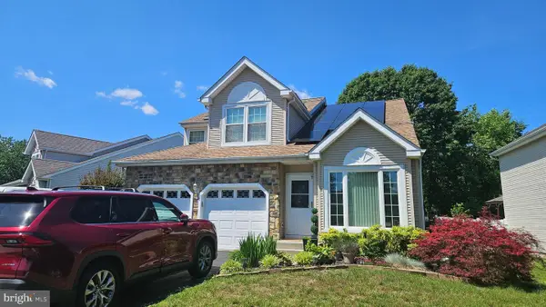 11 Steeplechase Blvd, BURLINGTON, NJ 08016