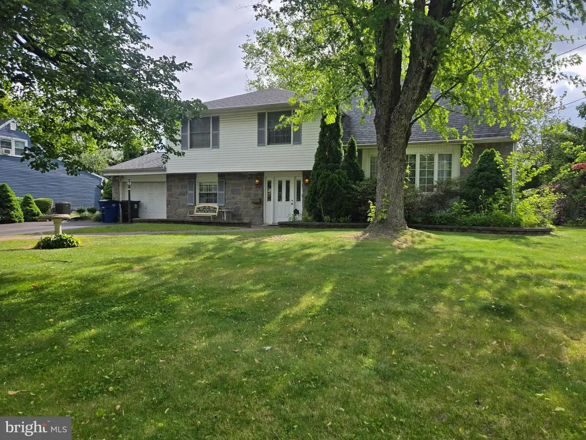 111 Monticello Dr, Cinnaminson, NJ 08077 - #1