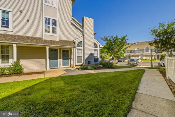 302-b Wharton Rd, MOUNT LAUREL, NJ 08054