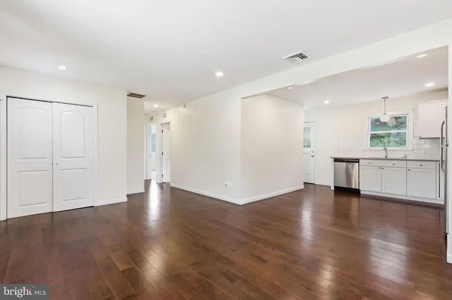 302 Veterans Dr, Palmyra, NJ 08065 - #3
