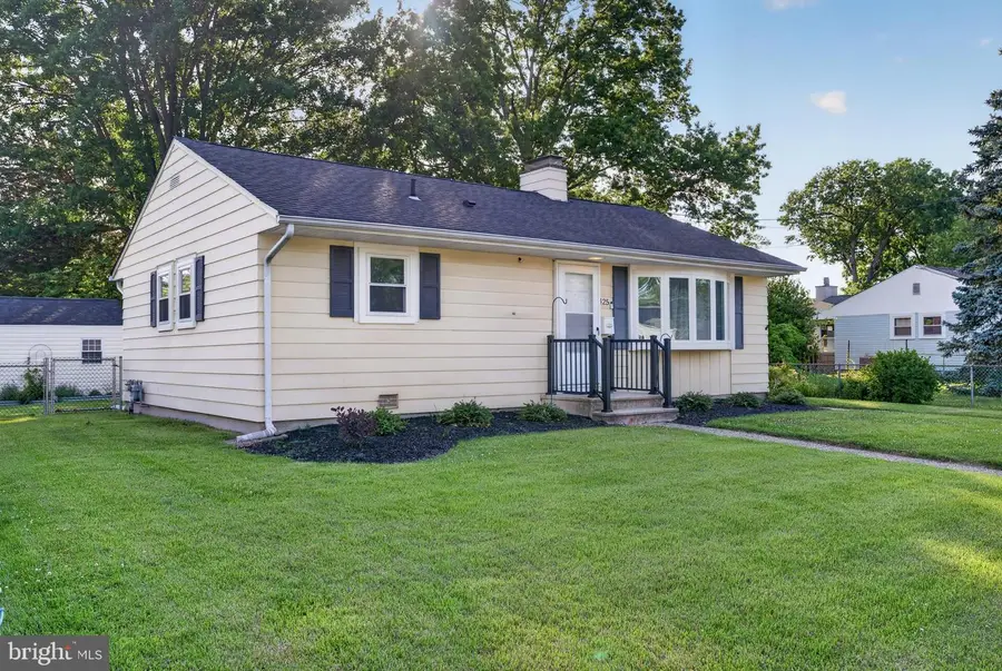 425 West Ave, Delanco, NJ 08075 - #3