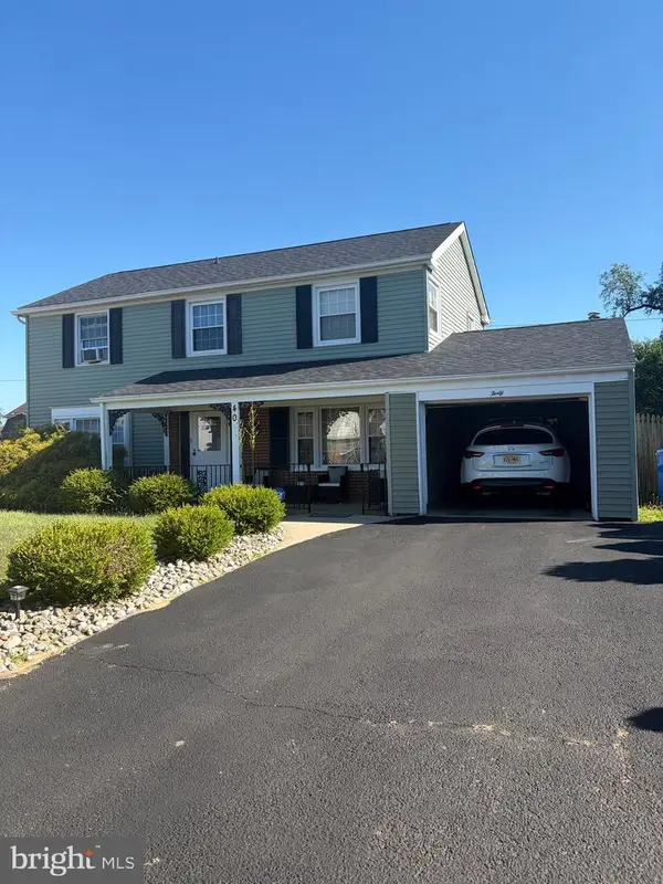 40 Berkshire Ln, WILLINGBORO, NJ 08046