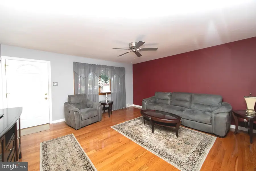 108 W Henry St, Palmyra, NJ 08065 - #3