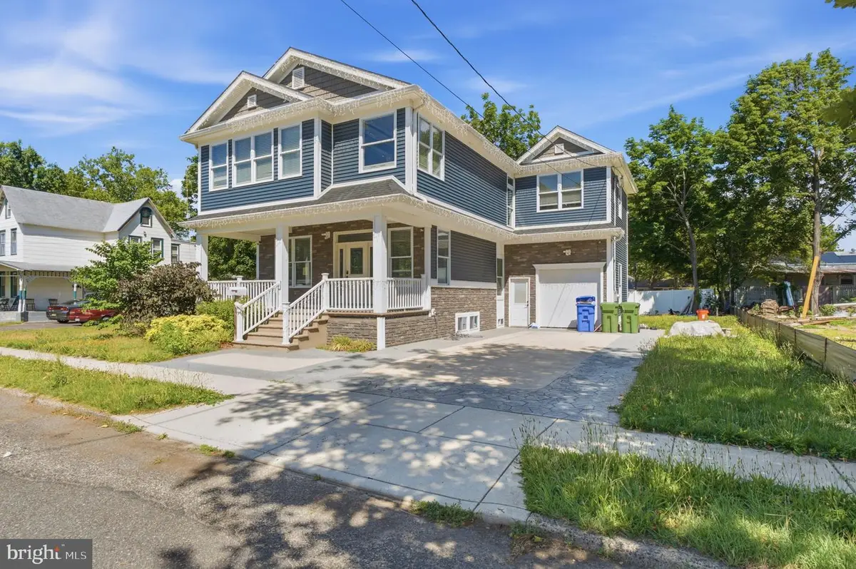 511 W 6th St, Palmyra, NJ 08065 - #1