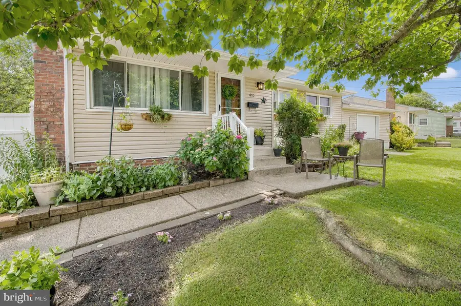 410 Larchmont Dr, Delanco, NJ 08075 - #3
