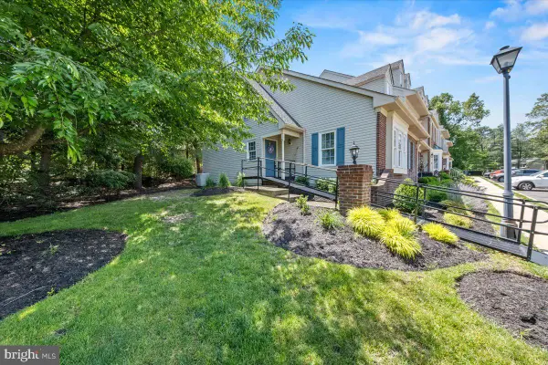 207 Berkshire Way, MARLTON, NJ 08053