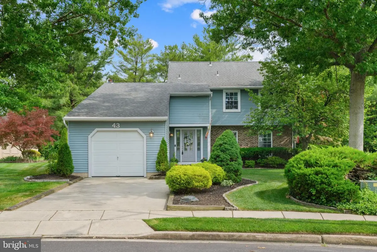 43 Meadowrue Ct, Mount Laurel, NJ 08054 - #1