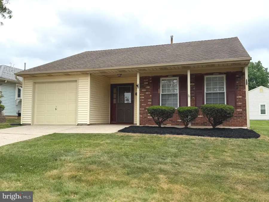 111 Carriage Hill Ct, Columbus, NJ 08022 - #2