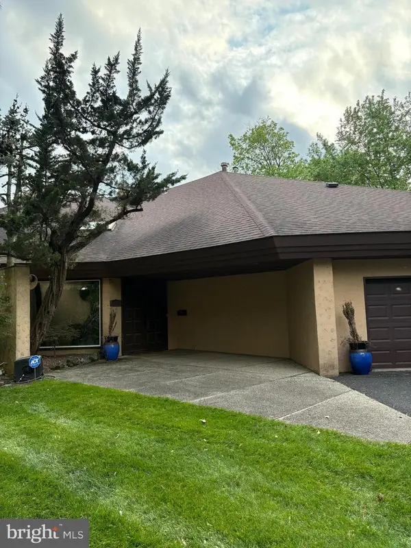 400 Pleasant Valley Ave, MOORESTOWN, NJ 08057