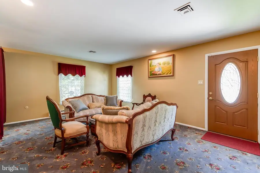 162 Huntington Dr, Southampton, NJ 08088 - #3