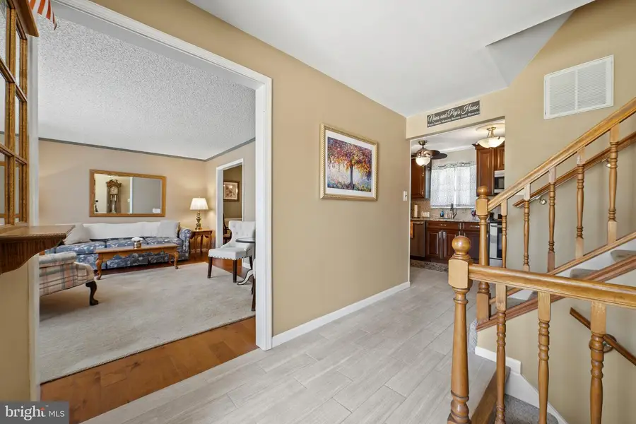 204 Dickens Dr, Delran, NJ 08075 - #3