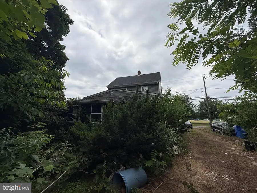 677 Monmouth Rd, Wrightstown, NJ 08562 - #2